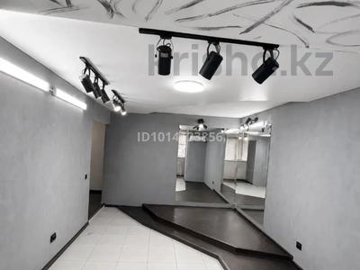 Свободное назначение, магазины и бутики, салоны красоты · 58 м² за 250 000 ₸ в Уральске, мкр Школьник