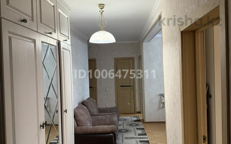 3-комнатная квартира · 88.4 м² · 7/16 этаж, мкр Новый Город, Шахтёров 52 — Назарбаев школа за 36.9 млн ₸ в Караганде, Казыбек би р-н — фото 2