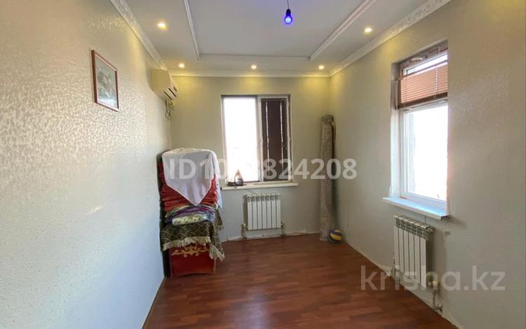 Отдельный дом · 6 комнат · 250 м² · 8 сот., мкр Аксай-2, 24көше 24үй за 45 млн 〒 в Атырау — фото 2