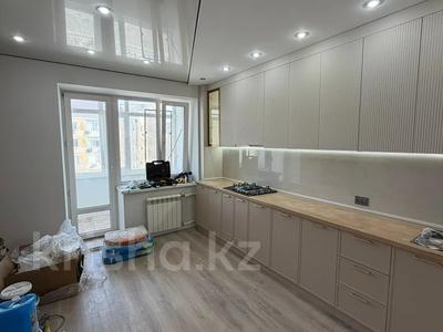 3-комнатная квартира · 95 м² · 4/5 этаж, мкр. Алтын орда, Молдагулова за 36.5 млн 〒 в Актобе