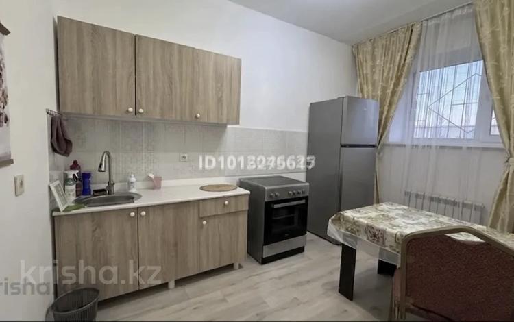 1-бөлмелі пәтер · 31 м² · 1/5 қабат, Республики 1/3а — Находится возле заправки Аскар, бағасы: 9 млн ₸ в Косшы — фото 2