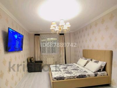 2-комнатная квартира, 50 м² посуточно, Кабанбай батыра 48а за 16 000 〒 в Астане, Есильский р-н