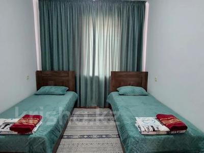 3-бөлмелі пәтер · 75 м² · 4/5 қабат, Есимхан 13А, бағасы: 15 000 ₸ в 
