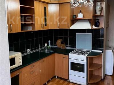 3-комнатная квартира · 72 м² · 6/9 этаж, мкр Жетысу-4 16 за 350 000 ₸ в Алматы, Ауэзовский р-н
