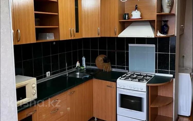 3-комнатная квартира · 72 м² · 6/9 этаж, мкр Жетысу-4 16 за 350 000 ₸ в Алматы, Ауэзовский р-н — фото 2