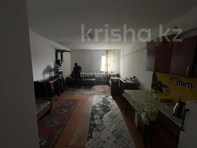 2-комнатная квартира, 42.5 м², 1/3 этаж, Сахарова 4 за 8 млн 〒 в Жезкент