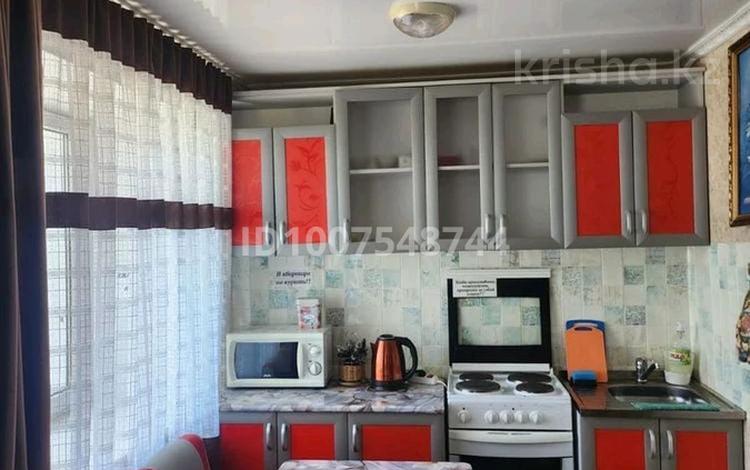 1-комнатная квартира · 52 м² · 3/4 этаж, Абая 30 за 7 000 ₸ в Курчатове — фото 2