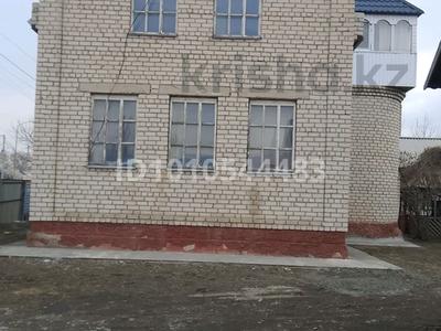 Отдельный дом · 4 комнаты · 199 м² · 24 сот., Дулатова 10 за 65 млн ₸ в Ушарале