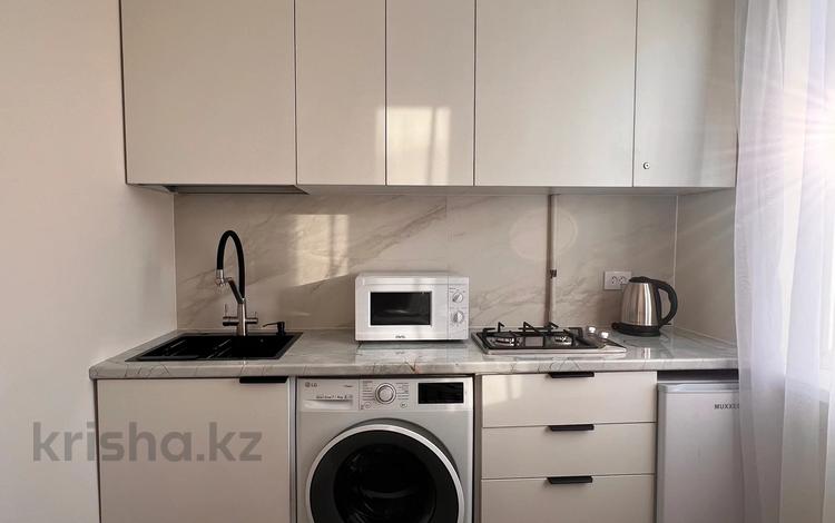 1-бөлмелі пәтер · 40 м² · 4/5 қабат, Абая 54, бағасы: 15 млн ₸ в Уральске, мкр Школьник — фото 2