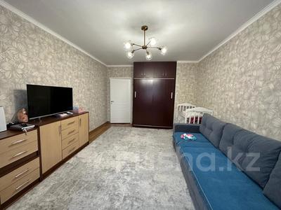 1-комнатная квартира, 44 м², 11/17 этаж, мкр Мамыр-1 29 за 30.4 млн 〒 в Алматы, Ауэзовский р-н