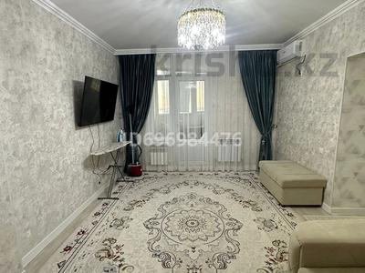 2-бөлмелі пәтер, 60 м², 10/12 қабат, 11 21/1 — Магазин Шапагат, бағасы: 23 млн 〒 в Туркестане