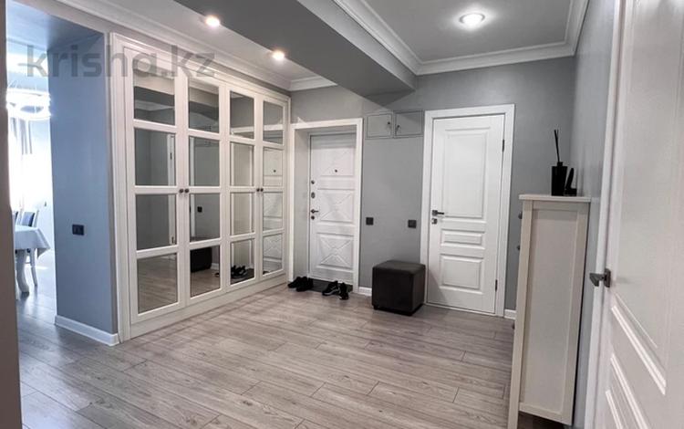 3-бөлмелі пәтер · 150 м² · 8/9 қабат, мкр Самал-3 21, бағасы: 890 000 ₸ в Алматы, Медеуский р-н — фото 2