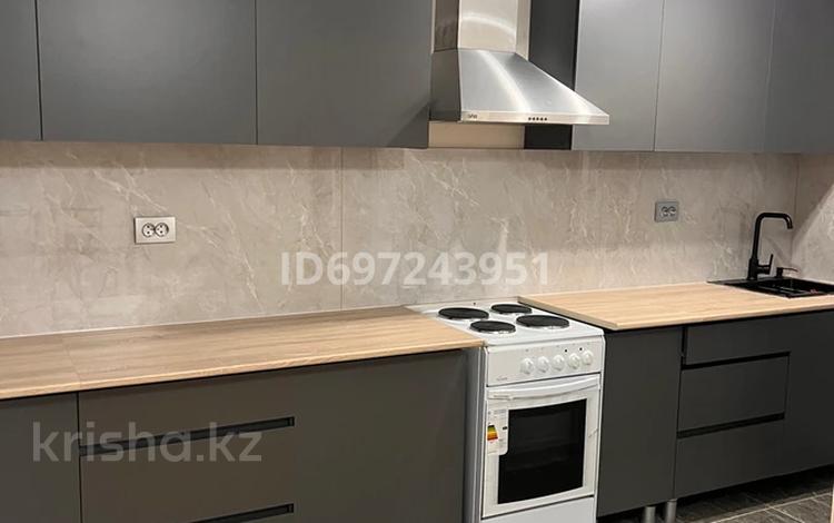 3-комнатная квартира · 80 м² · 3/10 этаж, мкр Аккент 71 за 350 000 ₸ в Алматы, Алатауский р-н — фото 2