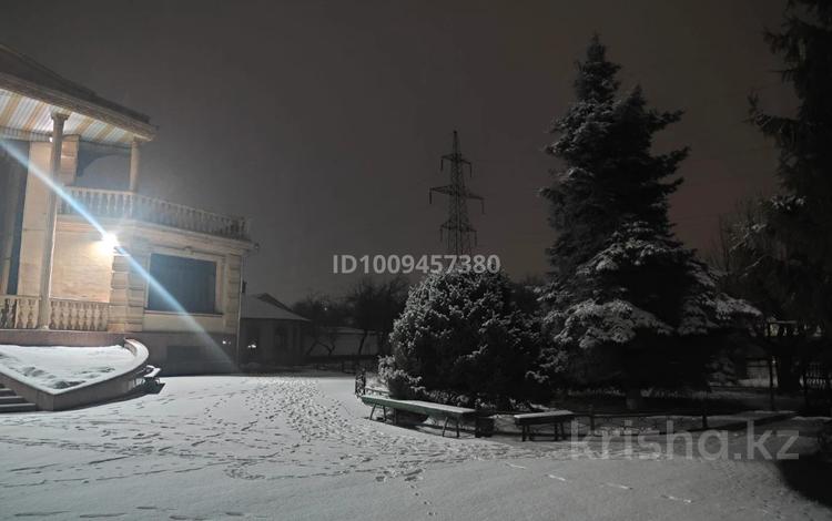 Жеке үй · 5 бөлме · 680 м², Достық ш/а., бағасы: 3 млн ₸ в Алматы, Ауэзовский р-н — фото 2