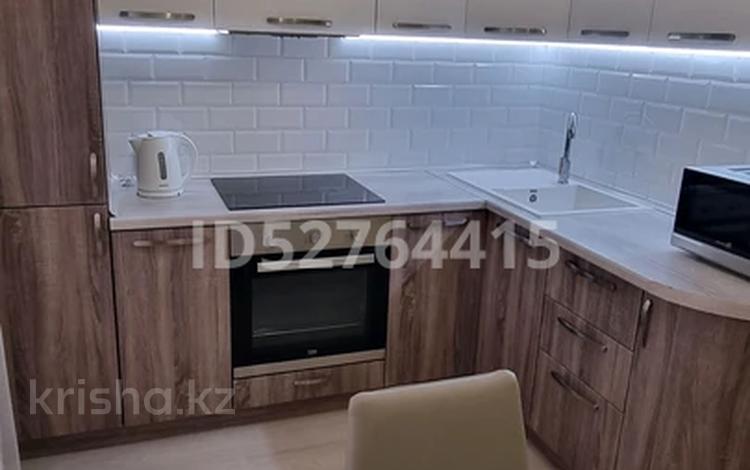 2-комнатная квартира, 60 м², 7/14 этаж помесячно, Бектурова 4В