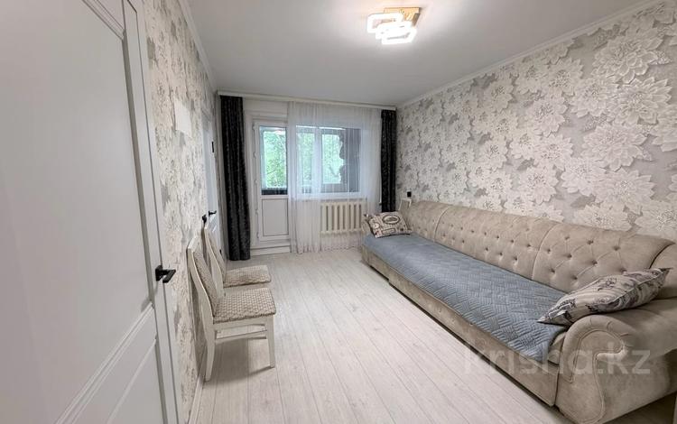 3-комнатная квартира · 48.1 м² · 2/5 этаж, Штурманская за 15.5 млн ₸ в Караганде, Казыбек би р-н — фото 2