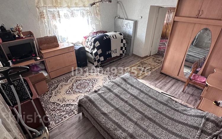 2-комнатная квартира · 54 м² · 1/2 этаж, Фрунзе 66 — Вход со стороны фрунзе 66 за ~ 18 млн ₸ в Семее — фото 2