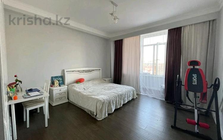 3-комнатная квартира, 90 м², 3/4 этаж помесячно, Коргалжынское шоссе 6