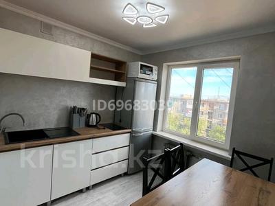 2-бөлмелі пәтер, 49 м², 5/5 қабат ай сайын, Сейфуллина 10 — Бокейхановой, бағасы: 200 000 〒 в Балхаше