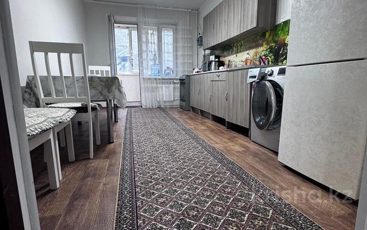 1-комнатная квартира · 50 м² · 2/5 этаж, мкр Строитель 16/2 за 130 000 ₸ в Уральске — фото 2