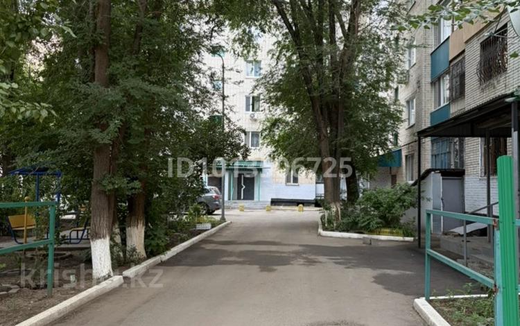 4-бөлмелі пәтер · 79.5 м² · 5/5 қабат, Пр Назарбаева 244/3 — Гвардейская, бағасы: 24.5 млн ₸ в Уральске, мкр Школьник — фото 2
