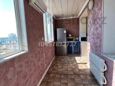 2-бөлмелі пәтер, 54 м², 4/5 қабат, 27-й мкр 2 — Зелёный базар, бағасы: 14 млн 〒 в Актау, 27-й мкр