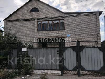 Жеке үй · 7 бөлме · 255 м² · 10 сот., ул. Батыр-Баян 44, бағасы: 69 млн ₸ в Караганде