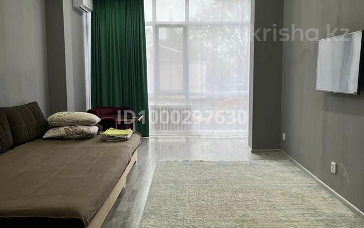 1-комнатная квартира · 60 м² · 2/9 этаж, Вокзальная 4/1 за 12 000 ₸ в Уральске — фото 5