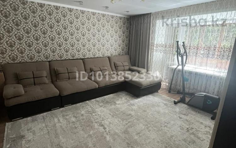 3-комнатная квартира · 72.1 м² · 1/5 этаж, мкр Михайловка , Крылова 52 за 35 млн ₸ в Караганде, Казыбек би р-н — фото 2