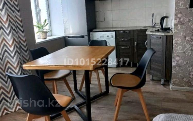 2-бөлмелі пәтер · 45 м² · 4/4 қабат, Мангелик ел 14, бағасы: 12 000 ₸ в Семее — фото 2