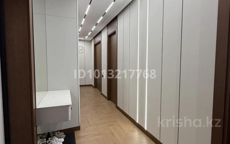 3-комнатная квартира · 107 м² · 9/18 этаж, Толе би 52 за 137 млн ₸ в Астане, Нура р-н — фото 2