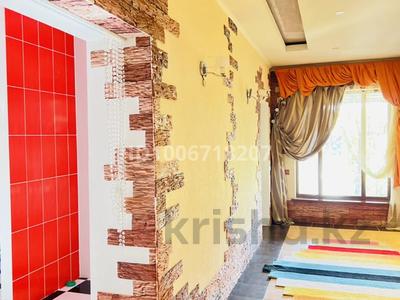 Отдельный дом · 9 комнат · 270 м² · 9 сот., Ул.Чкалова 15 — 24 сағат аптека напротив улица ЧКАЛОВА 15 за 38 млн 〒 в Атакенте