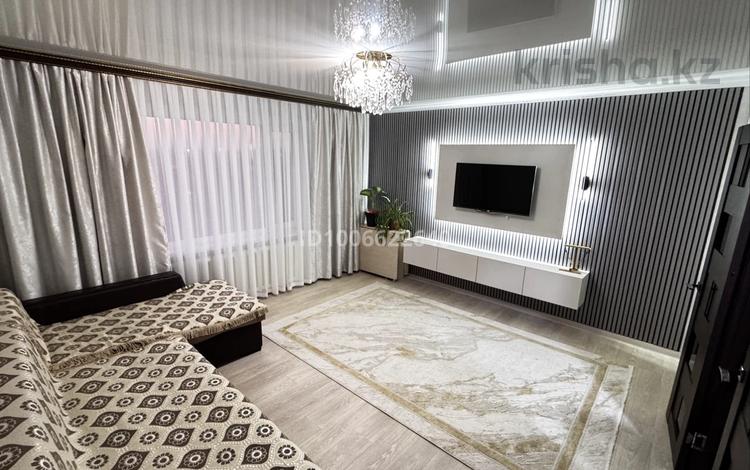 2-бөлмелі пәтер · 53.7 м² · 1/5 қабат, Бейбитшилик 8а, бағасы: 14 млн ₸ в Уштобе — фото 2