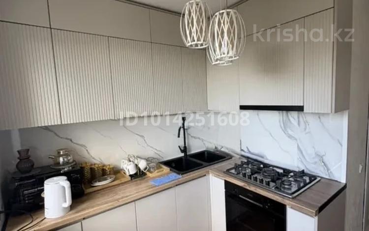 3-комнатная квартира · 64 м² · 5/5 этаж, Райымбек 100 Подъезд 4 — Райымбек метро за 20 000 ₸ в Алматы, Медеуский р-н — фото 2