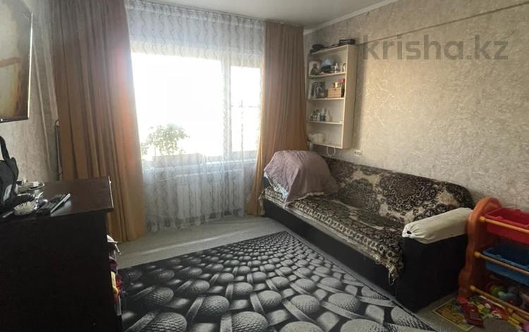 1-комнатная квартира, 34 м², 1/3 этаж, юбилейная 25 за 9 млн 〒 в Усть-Каменогорске — фото 2