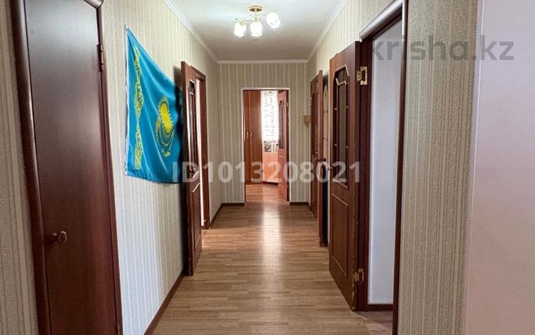 Отдельный дом · 6 комнат · 240 м² · 10 сот., мкр Береке, Абдилды Тажибаева 39 за 34 млн ₸ в Атырау — фото 7