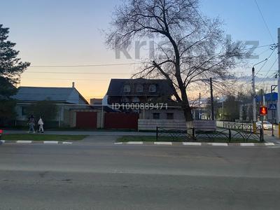 Отдельный дом · 3 комнаты · 80 м² · 3 сот., Баймагамбетова 231 — Угол зеленого базара Баймагамбетова - Победы за 20 млн ₸ в Костанае