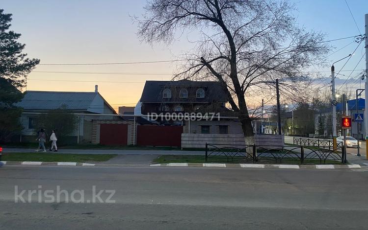 Жеке үй · 3 бөлме · 80 м² · 3 жүзд., Баймагамбетова 231 — Угол зеленого базара Баймагамбетова - Победы, бағасы: 20 млн ₸ в Костанае — фото 2