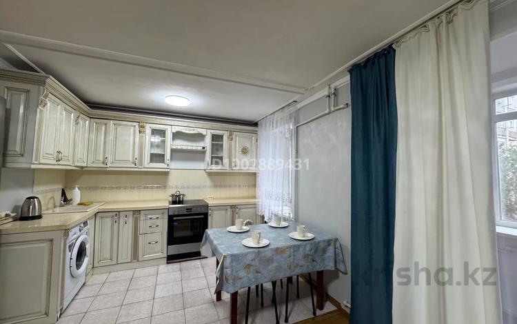 2-бөлмелі пәтер · 70 м² · 2/5 қабат, Найманбаева 152, бағасы: 15 000 ₸ в Семее — фото 15