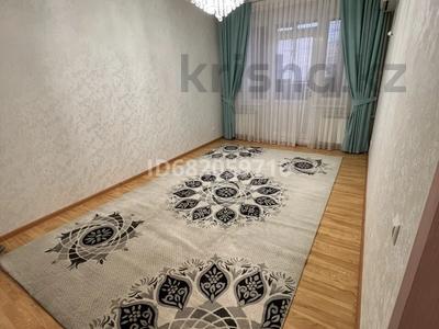 3-комнатная квартира, 76 м², 2/5 этаж помесячно, 26-й мкр 11 — ТЦ Достық за 150 000 〒 в Актау, 26-й мкр