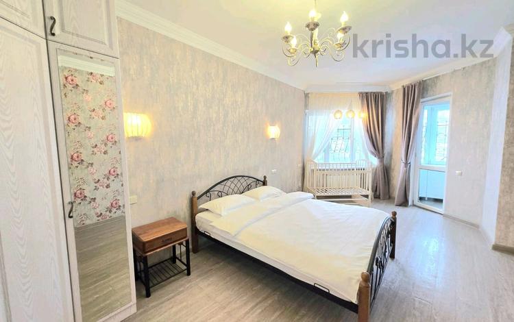 4-комнатная квартира · 160 м² · 8/15 этаж, Достык 128 за 65 000 ₸ в Алматы, Медеуский р-н — фото 2