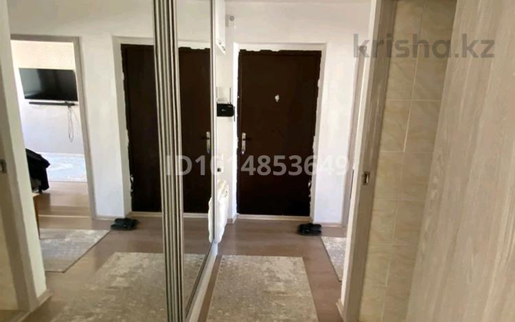 3-комнатная квартира · 80 м² · 7/9 этаж, мкр Береке, 33 33 за 28 млн ₸ в Атырау — фото 2