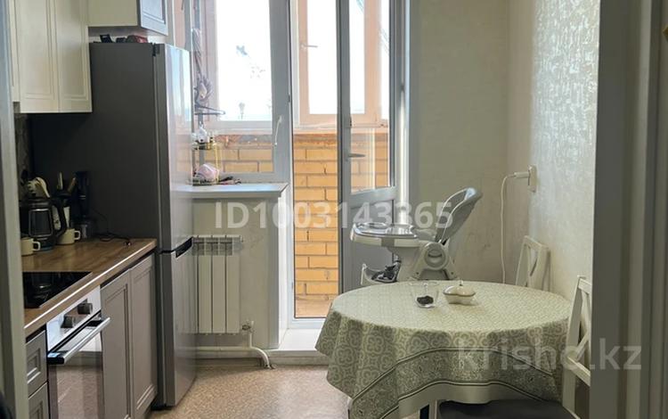 2-бөлмелі пәтер · 64 м² · 8/9 қабат, Назарбаева 309/1, бағасы: 30 млн ₸ в Павлодаре — фото 2