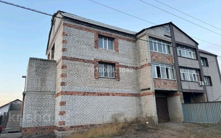 Часть дома · 6 комнат · 250 м² · 6 сот., Петренко 62 — На 22 микрорайоне возле магазина халык за 45 млн ₸ в Экибастузе — фото 2