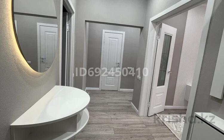 2-комнатная квартира · 60 м² · 1/5 этаж, Абая — Маг. «Нарша» школа 16 за 20 000 〒 в Сатпаев — фото 2