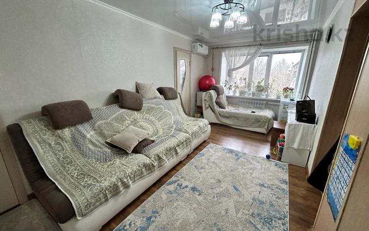 3-комнатная квартира · 44 м² · 4/5 этаж, Майкудук, 12й микрорайон за 10 млн ₸ в Караганде, Алихана Бокейханова р-н — фото 2