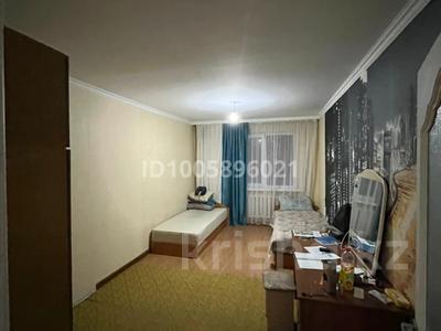 4 комнаты · 86 м² · 2 этаж, Назарбаева 170 — Пересечение Ломова за 60 000 〒 в Павлодаре