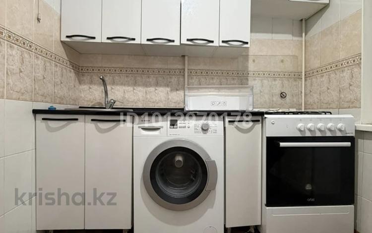2-бөлмелі пәтер · 48 м² · 2/5 қабат, мкр Самал 40, бағасы: 16.5 млн ₸ в Таразе — фото 2