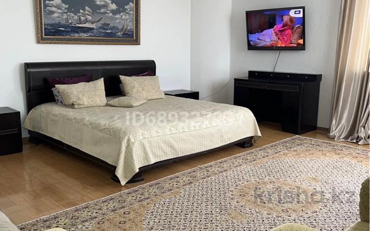 2-комнатная квартира · 88 м² · 13/25 этаж, мкр 11, 11 микр 112а за 12 000 〒 в Актобе — фото 30