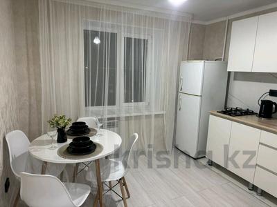 1-бөлмелі пәтер · 40 м² · 8/9 қабат, мкр 8, 101 стрелковой бригады 6 кор1, бағасы: 10 000 〒 в Актобе